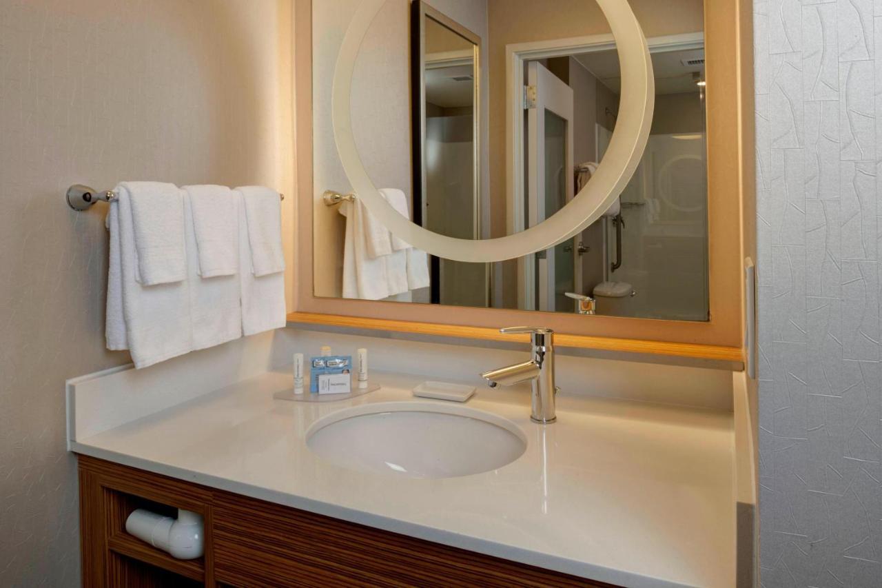 Springhill Suites St. Louis Брентвуд Экстерьер фото
